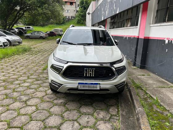 FIAT TORO 2.0 16V TURBO DIESEL RANCH 4WD AT9 FIAT TORO 2.0 16V TURBO DIESEL RANCH 4WD AT9